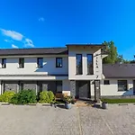 Villa7 Balaton 게스트하우스 4*