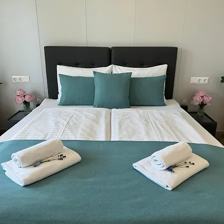 Villa7 Balaton بيت ضيافة 4*