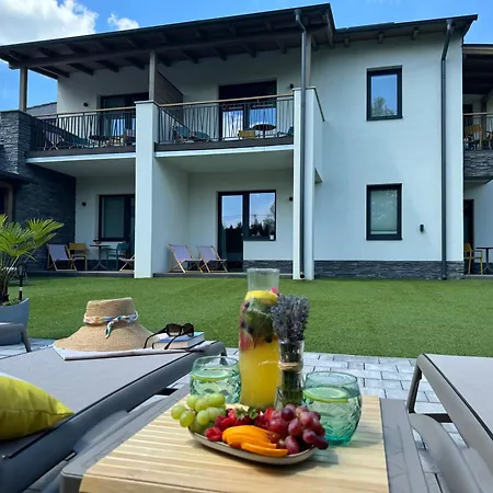Villa7 Balaton 4*