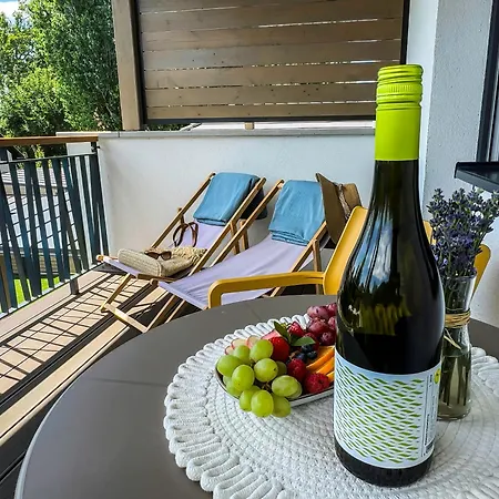 Villa7 Balaton 4* Альшоэрш