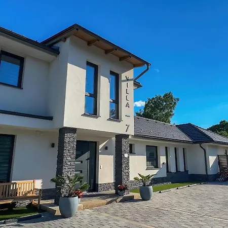 Villa7 Balaton بيت ضيافة 4*