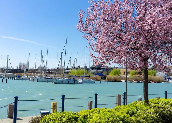 Villa7 Balaton 招待所 Alsóörs