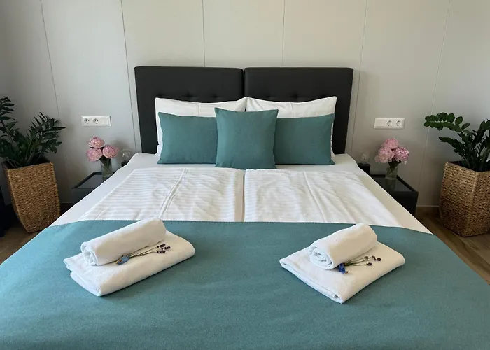 Villa7 Balaton Vendégház 4*